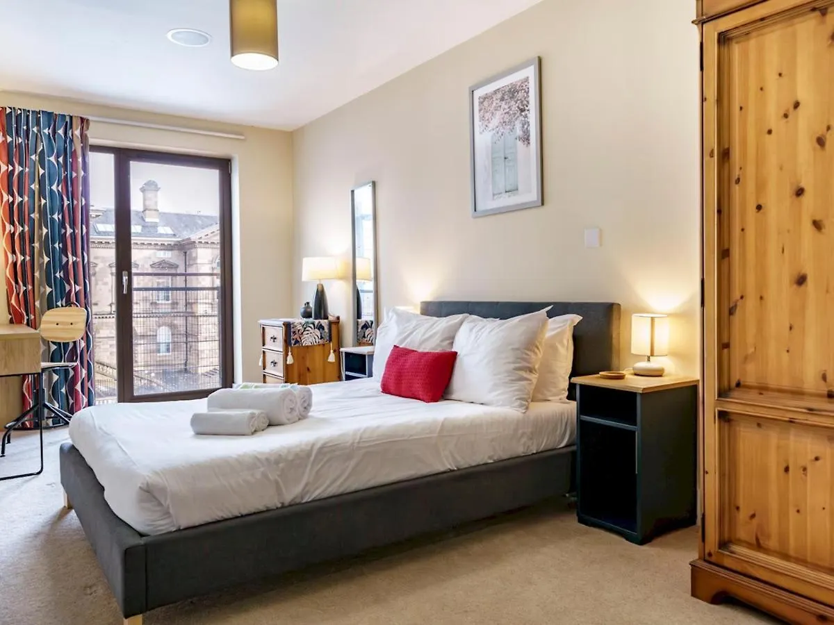 Apartment Pass The Keys City Centre Incredible 2Br Corner Apt With Balcony Belfast