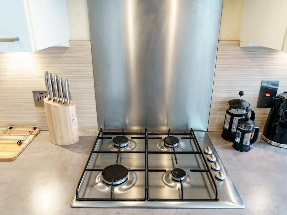 Pass The Keys City Centre Incredible 2Br Corner Apt With Balcony Belfast 0*,  United Kingdom