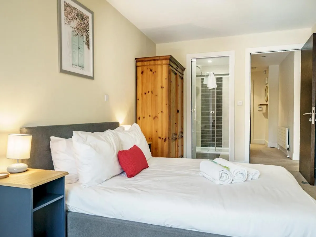 Pass The Keys City Centre Incredible 2Br Corner Apt With Balcony Belfast 0*,