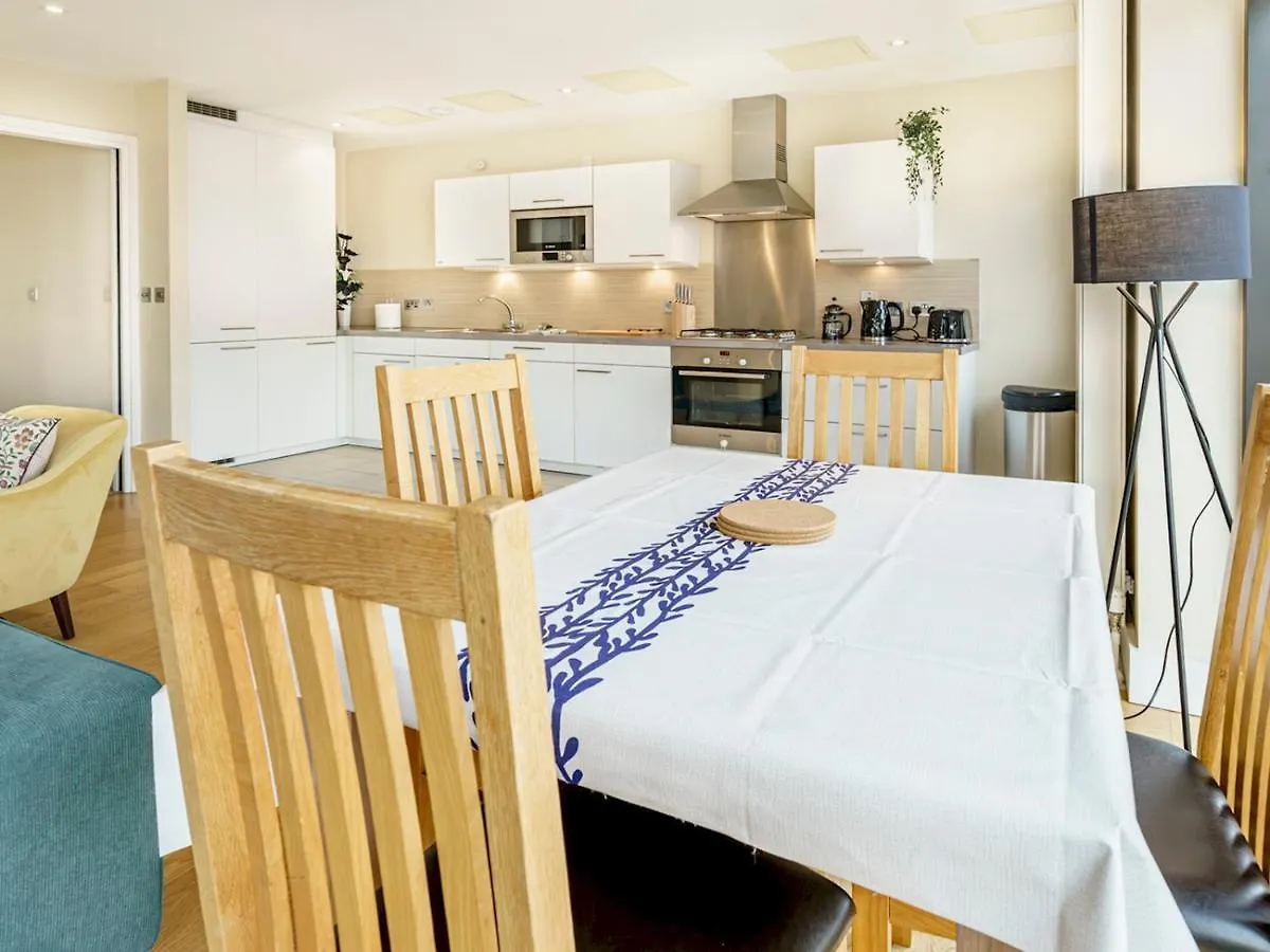 Pass The Keys City Centre Incredible 2Br Corner Apt With Balcony Belfast 0*,