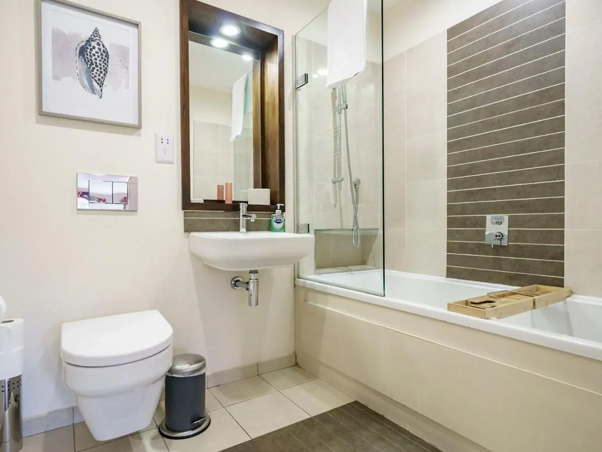 Apartment Pass The Keys City Centre Incredible 2Br Corner Apt With Balcony Belfast